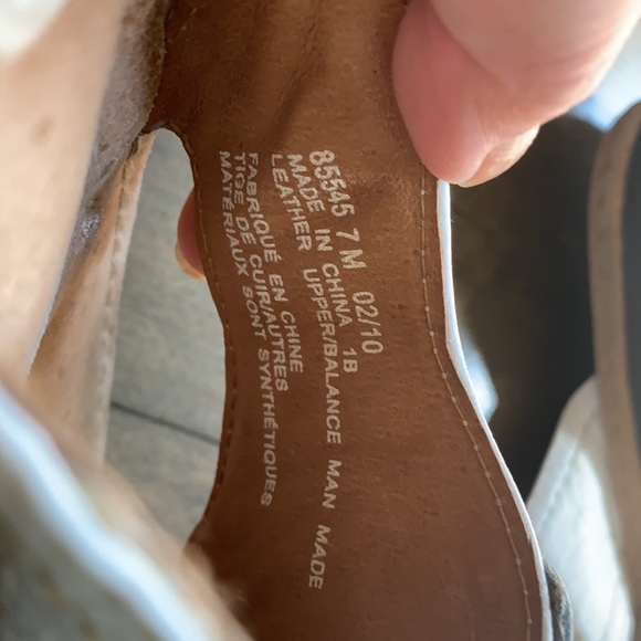 Clarks Artisan thong sandles - Picture 3 of 3